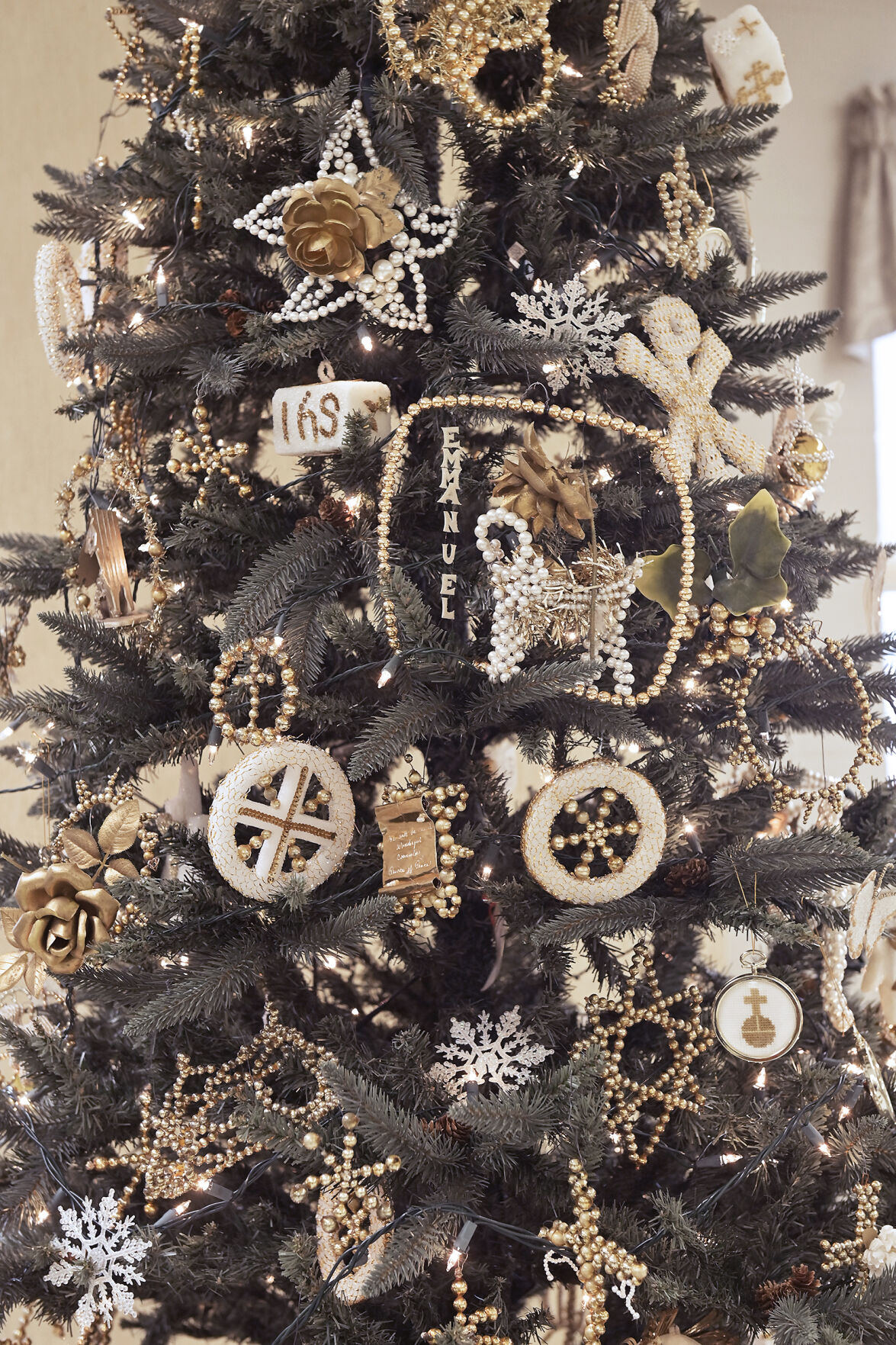 Chrismon Tree 2.jpg